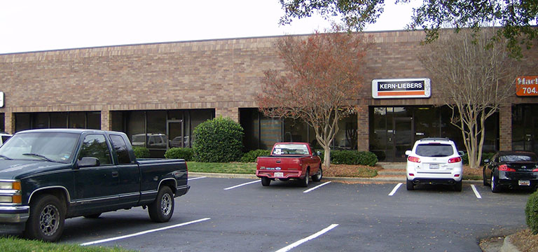 Gebäude des KERN LIEBERS USA Standorts in Matthews, North Carolina.