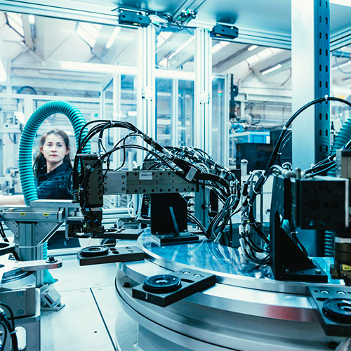 Die Forschung und Entwicklung von KERN LIEBERS zeichnet sich durch zukunftsweisende Produktion aus.